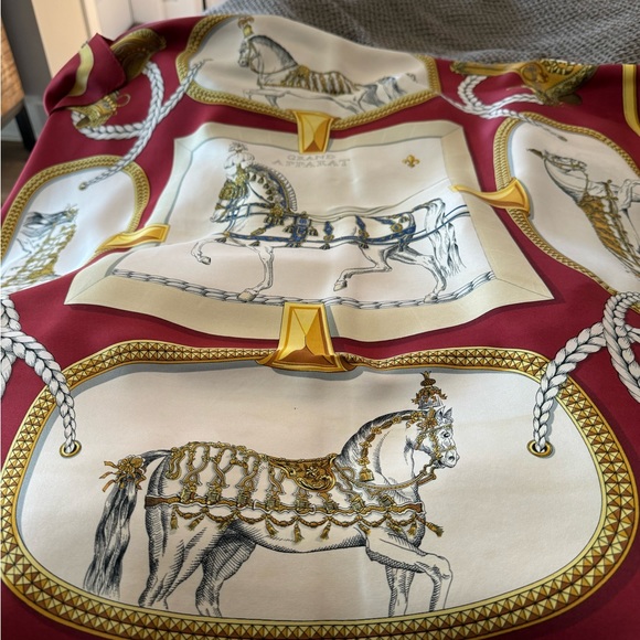 Vintage Hermes Scarf- bought in Paris - Picture 2 of 4